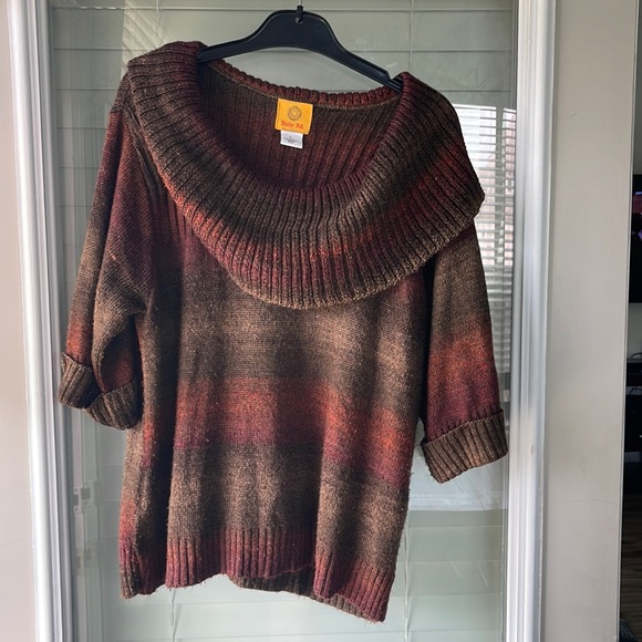 Women’s sweater - Picture 1 of 1